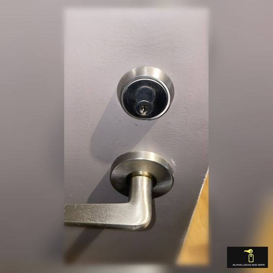 Alpha Locks and Safe locksmith in Irvington, NY